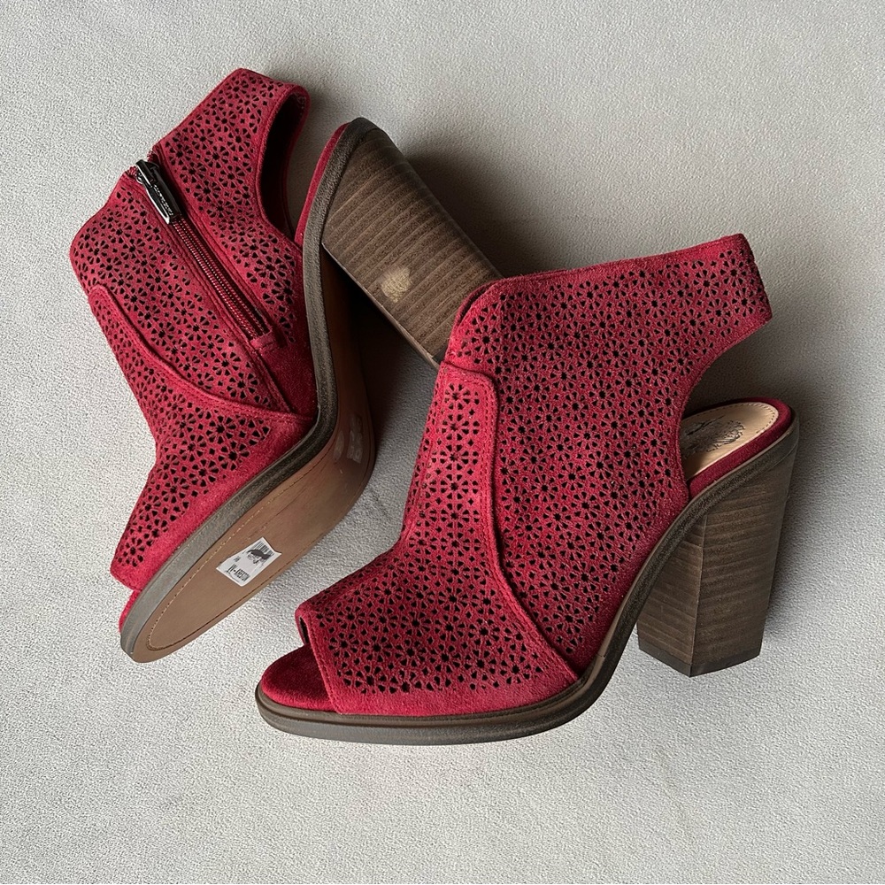 Vince Camuto ~ Klova ~ Open Toe Suede Bootie ~ Women’s Size 7